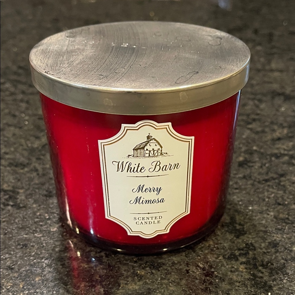Bath & Body Works White Barn Red Candle with Silver Lid